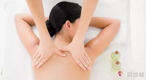 四个女学生的精油按摩因为缓解肌肉酸痛提升舒适感为何如此流行
