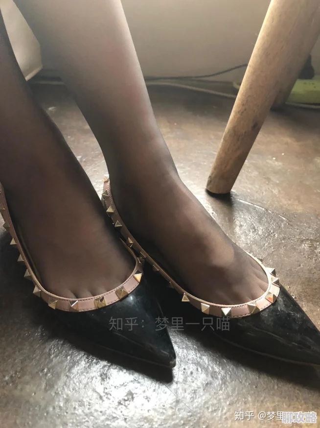 丝袜一区二区三区为什么舒适透气款式多样深受女性喜爱 丝袜一区二区三区为什么舒适透气款式多样深受女性喜爱