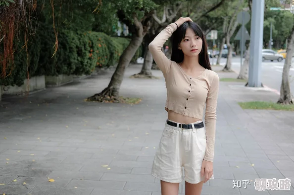 末发成年娇小性XXXXX为何拥有超高人气兼具少女感与成熟魅力 末发成年娇小性XXXXX为何拥有超高人气兼具少女感与成熟魅力